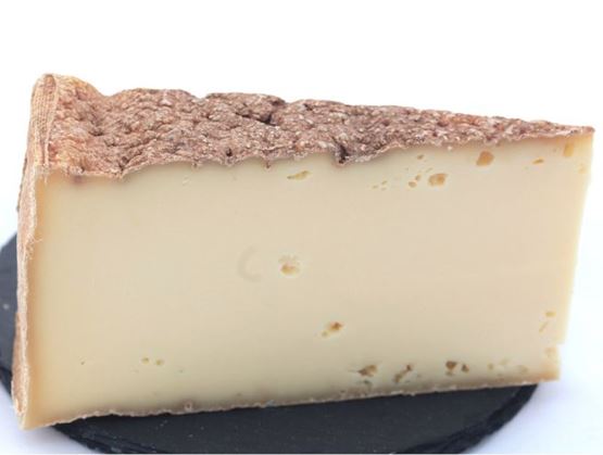 Creamy Vacherin Fribourgeois for fondue
