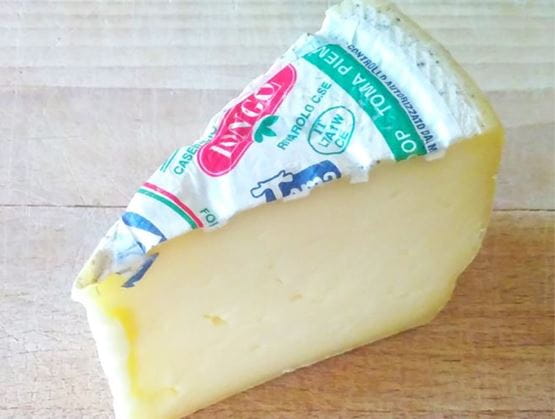 Wedge of Toma Piemontese