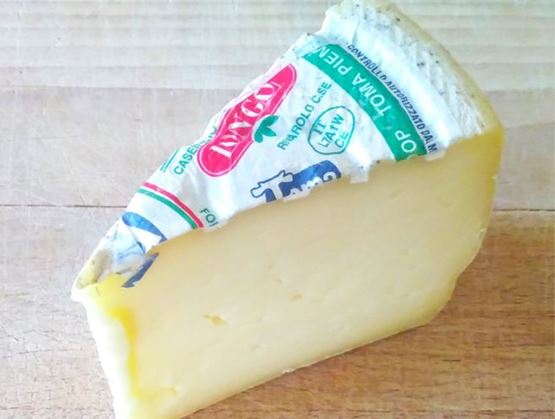 Wedge of Toma Piemontese