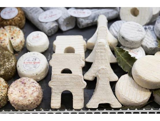 Assortiment de fromages au Salon du Fromage et des Produits Laitiers 2025